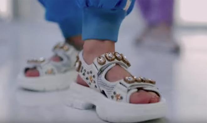 'Ugly sandals' de Rosalía