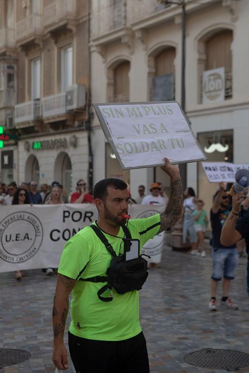 La protesta de las empresas auxiliares de Cartagena, en imágenes