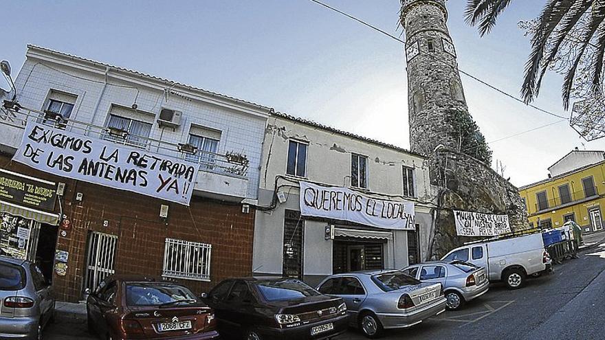 Vecinos de Antonio Canales proponen un uso turístico para la torre del reloj