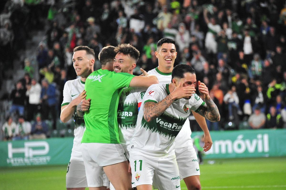 Tete Morente celebra el primer gol del Elche, el pasado sábado frente al Zaragoza
