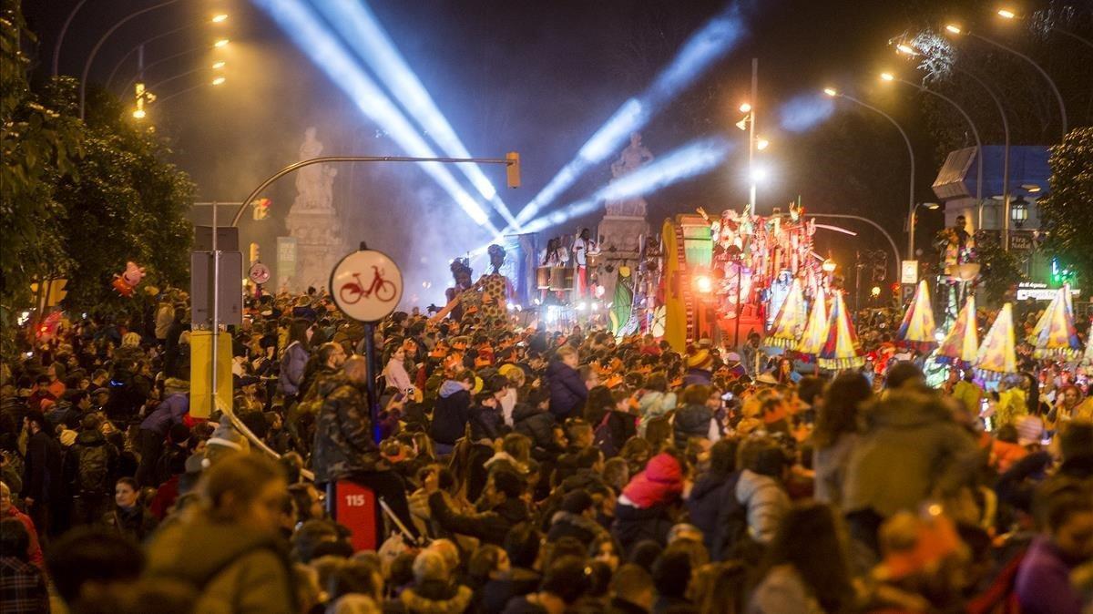 Inicio de la Cabalgata de los Reyes Magos de Barcelona, en la calle del Marquès de l’Argentera, el pasado domingo.