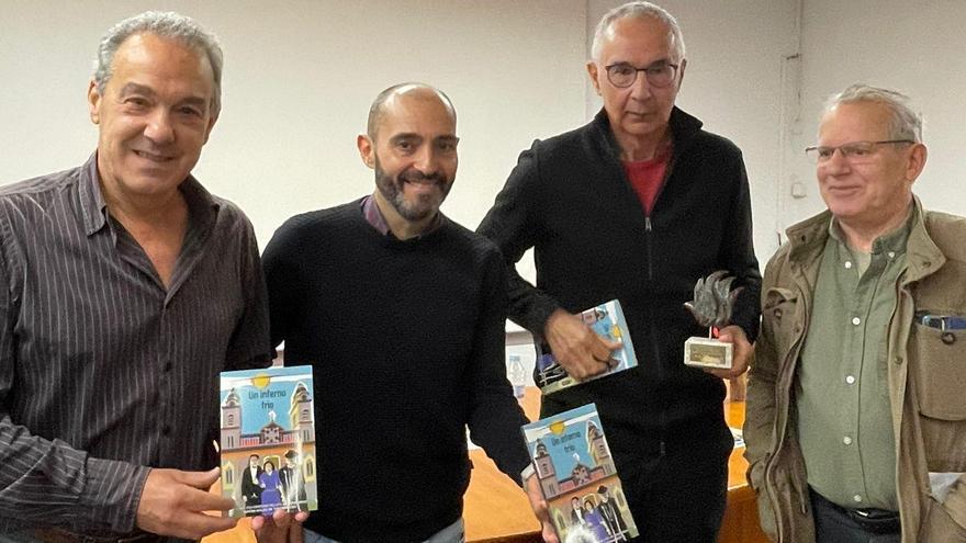 Piñeiro, esqda., Pérez, Losada e Veiras, na entrega do premio