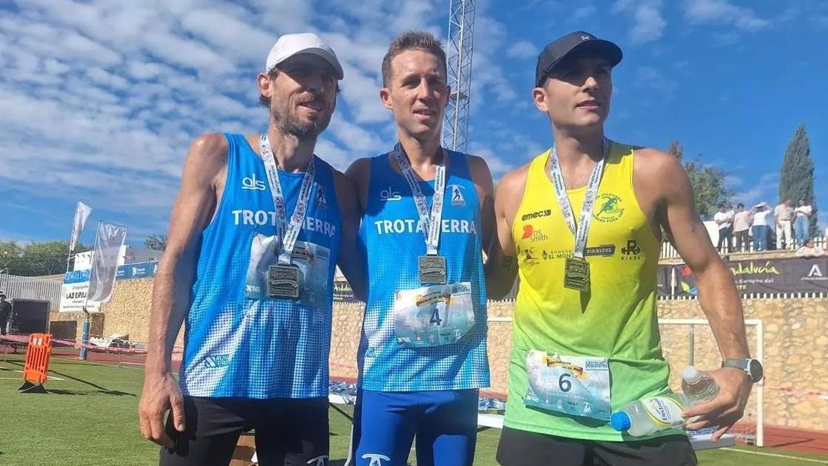 Podio absoluto masculino de la CP Ruta de la Miel.
