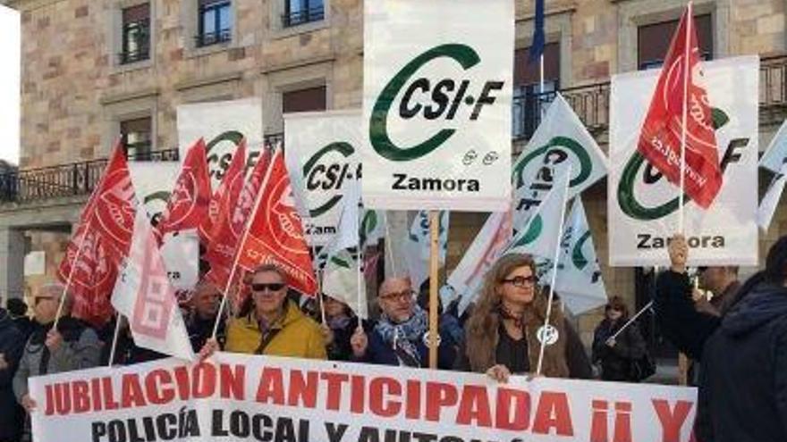 Concentración frente a la Subdelegación del Gobierno.