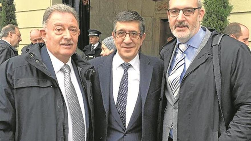 El alcalde de Monzón, principal apoyo de Patxi López en Aragón