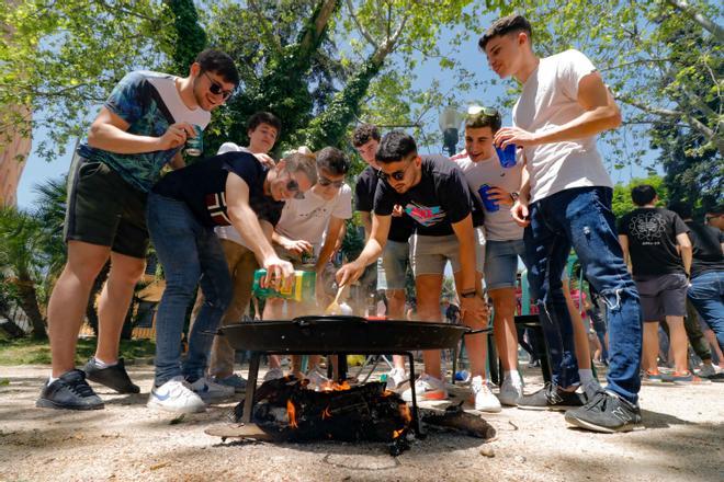 El Campus de Alcoy de la UPV recupera su fiesta de "las paellas"