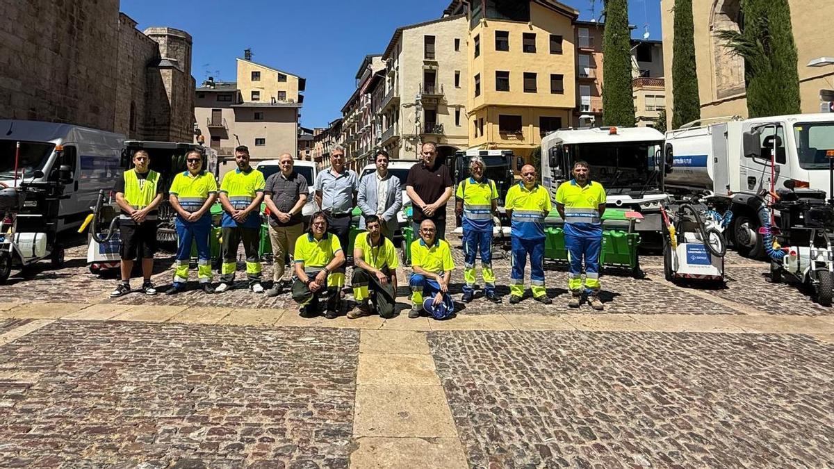 L'equip de neteja de la Seu d'Urgell