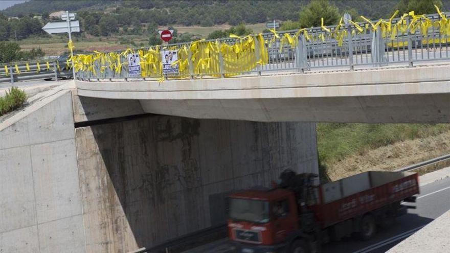 La Guardia Civil sancionará a sus agentes si retiran lazos amarillos