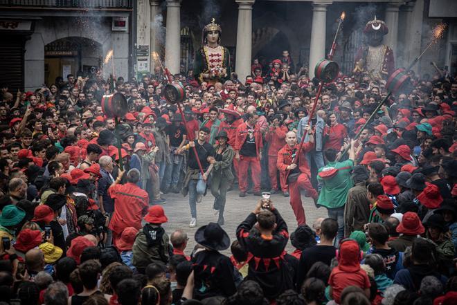 Les millors imatges del passacarrers de dimecres al vespre de Patum