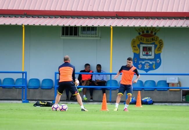 Entrenamiento de la UD Las Palmas en Barranco ...