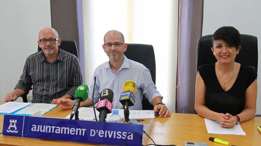 Joan Ribas, Alfonso Molina y Elena López Boned, ayer en rueda de prensa.