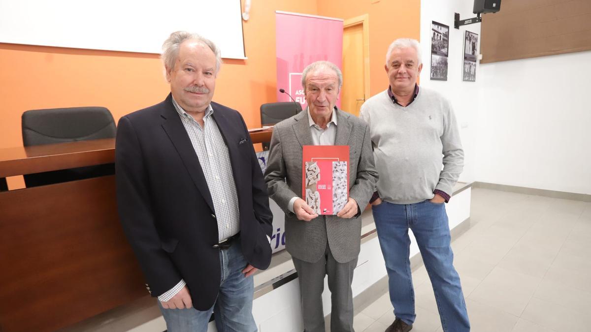 Manuel Fernández, Manuel Pérez Yruela y Ricardo Rodríguez, durante la presentación de la memoria de Córdoba Futura.