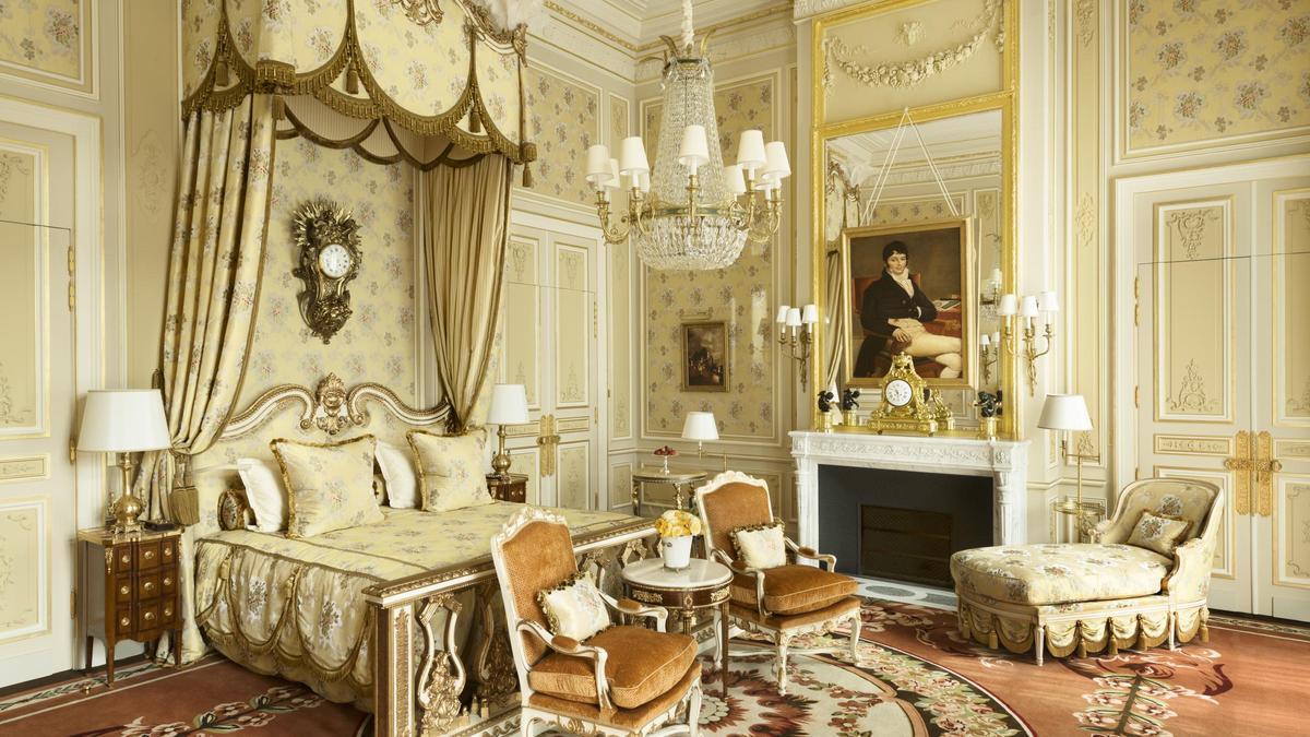 El lujoso hotel parisino que alojó icónicos personajes como Coco Chanel, F. Scott Fitzgerald y Marcel Proust