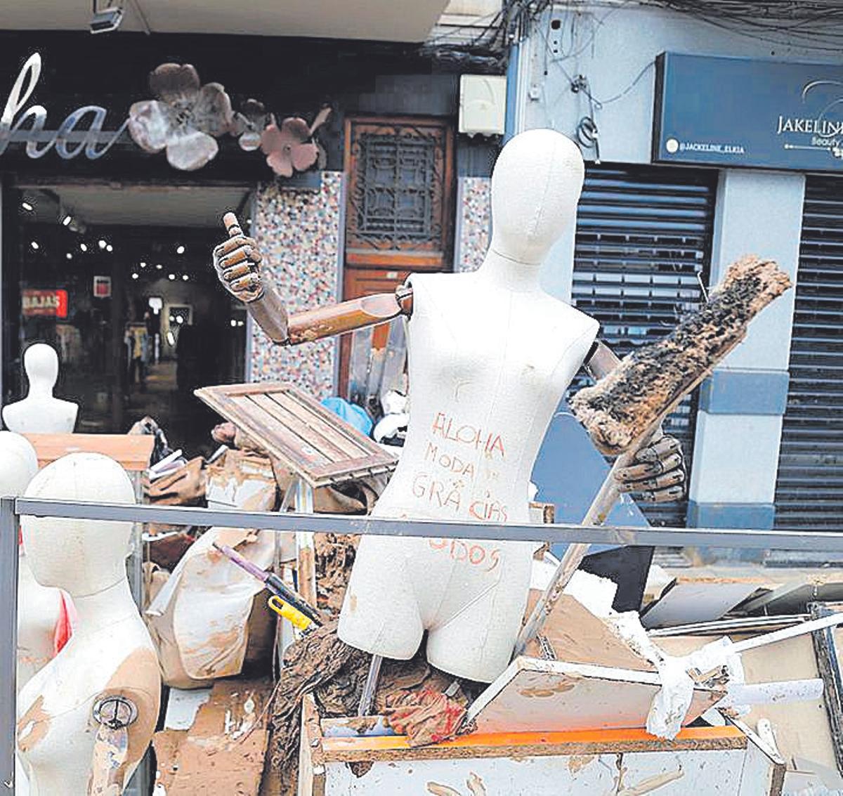 Material de un bajo tras ser despejado.