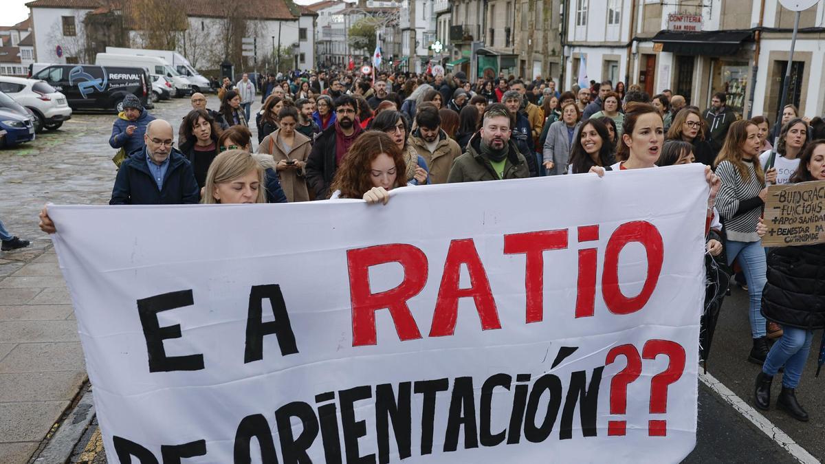 Manifestación de profesores convocada por CIG-Ensino, STEG y CSIF