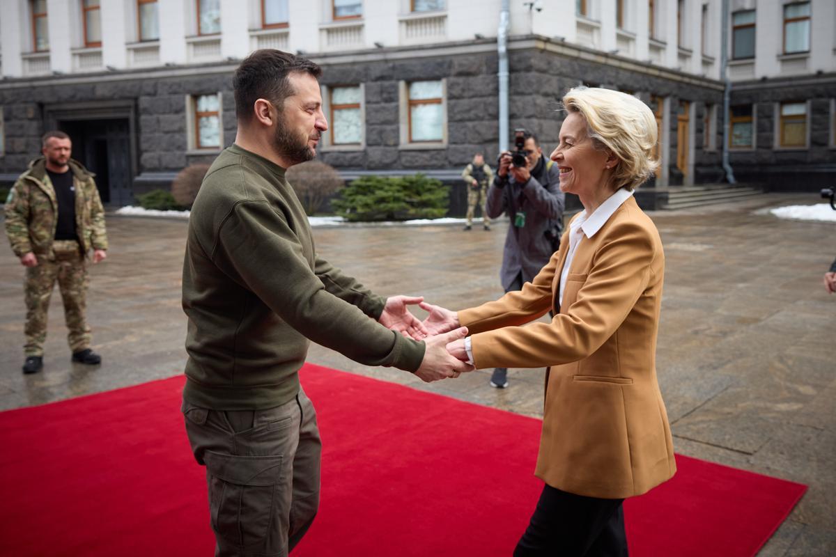 Von der Leyen junto a Volodimir Zelenski anuncia en Kiev un nuevo paquete de sanciones contra Rusia