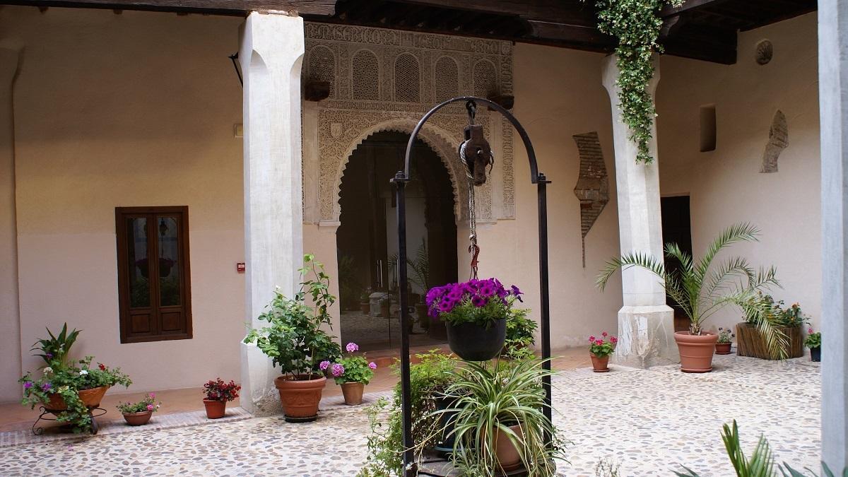 Un convento de Toledo organiza el mercadillo en el que podrás encontrar "tesoros de la literatura" este fin de semana