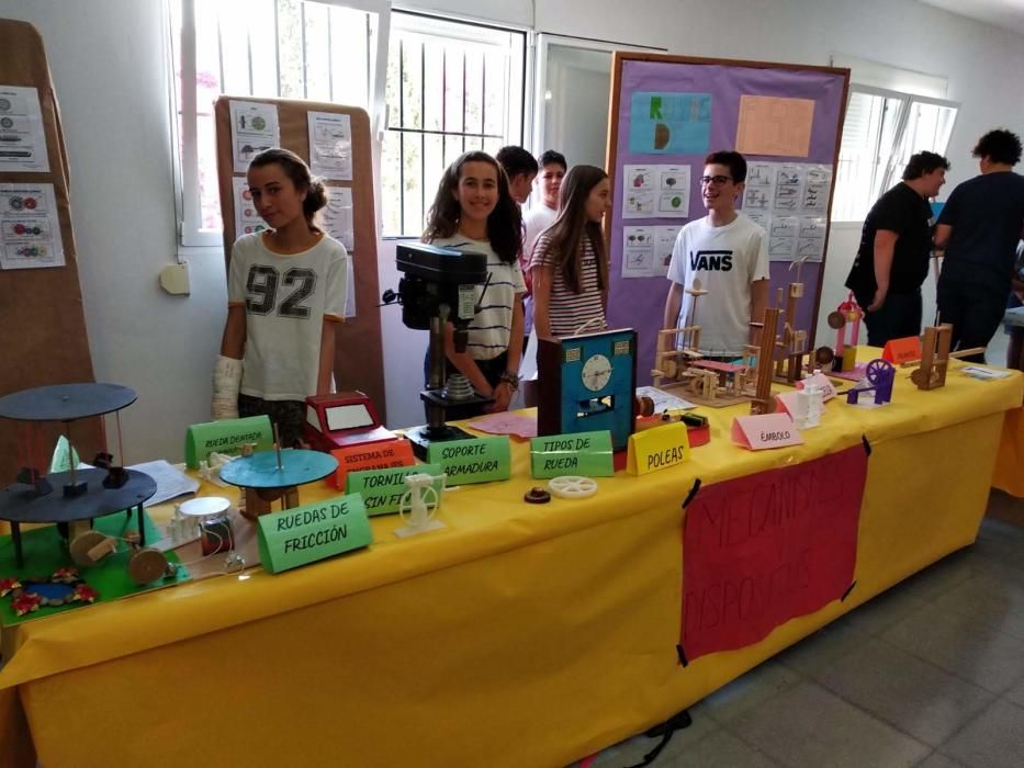 Feria de tecnología en el colegio Sagrat Cor