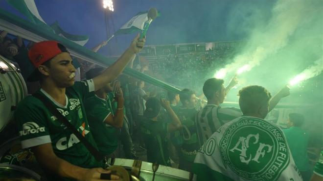 Chapecó homenajeó a los suyos con el corazón roto