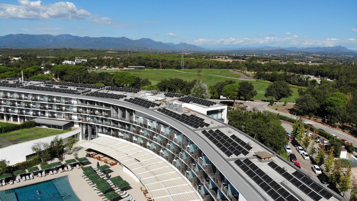 L&#039;Hotel Camiral del PGA Catalunya compta amb 316 panells solars al terrat