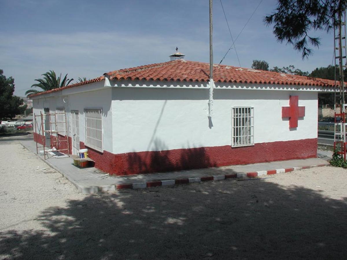Cruz Roja trasladó su Casa de Socorro a El Reventón de Elda para atender a los heridos en los accidentes de la antigua carretera nacional.