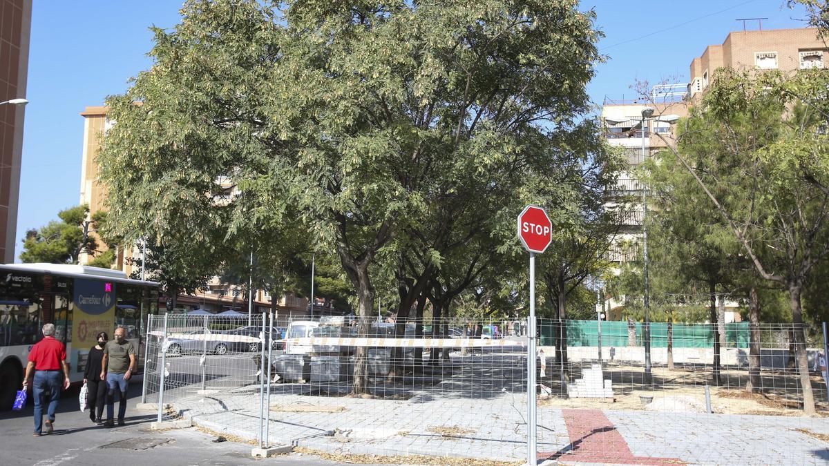 Obras de acondicionamiento de la Plaza del Progreso paralizadas.