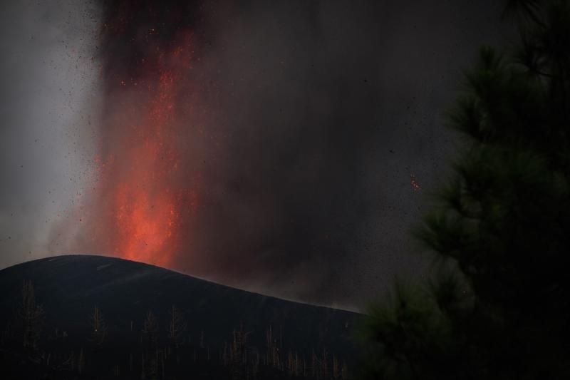 Volcán en Canarias: La lava sigue saliendo (4ºdía)
