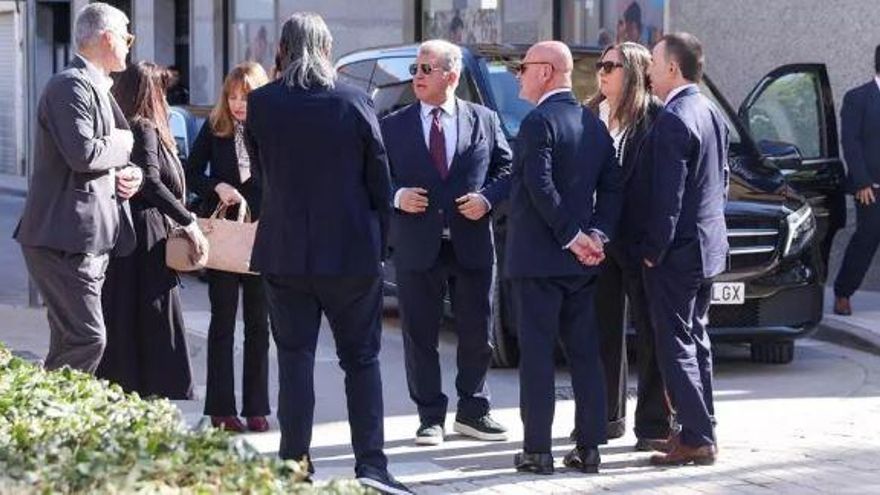 El Barcelona visita las zonas afectadas por la DANA en Valencia