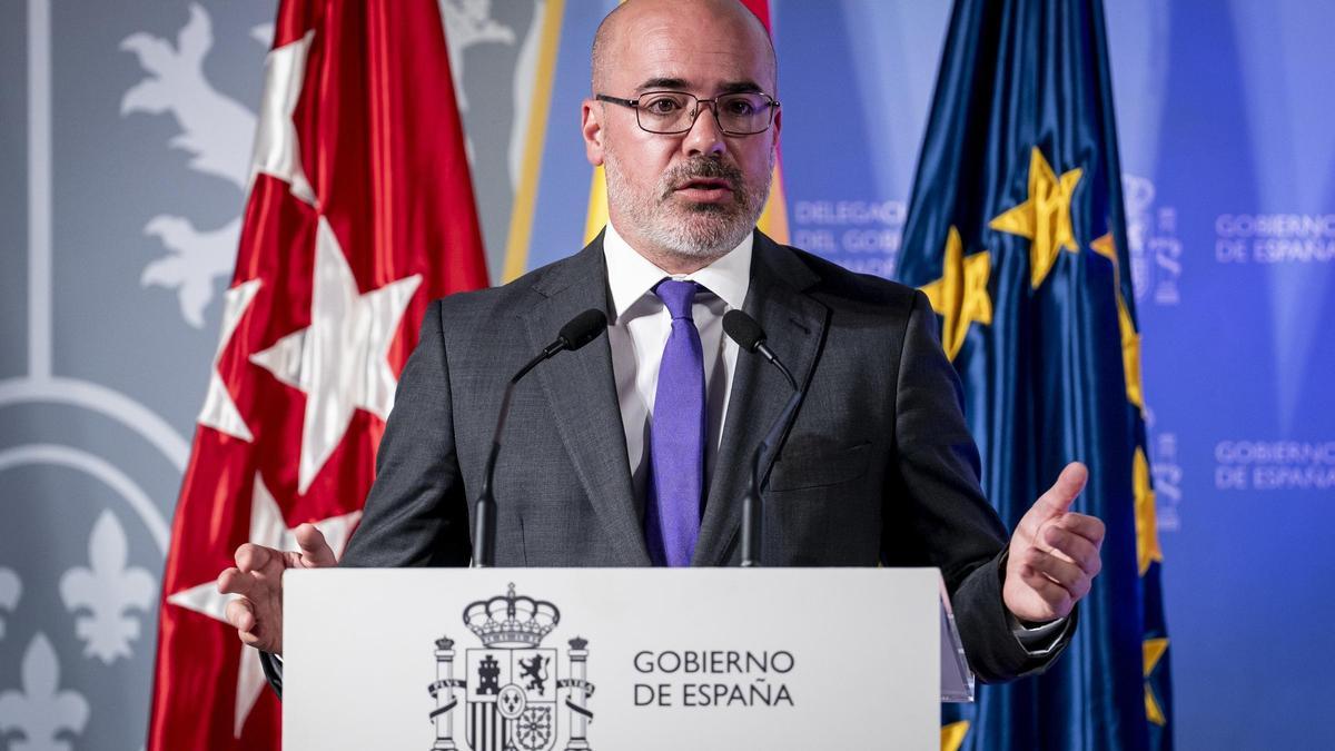 El delegado del Gobierno en la Comunidad de Madrid, Francisco Martín Aguirre, interviene durante un acto de entrega de nueve medallas a la Promoción de los Valores de Igualdad, en la Delegación del Gobierno, a 11 de junio de 2025, en Madrid (Esp