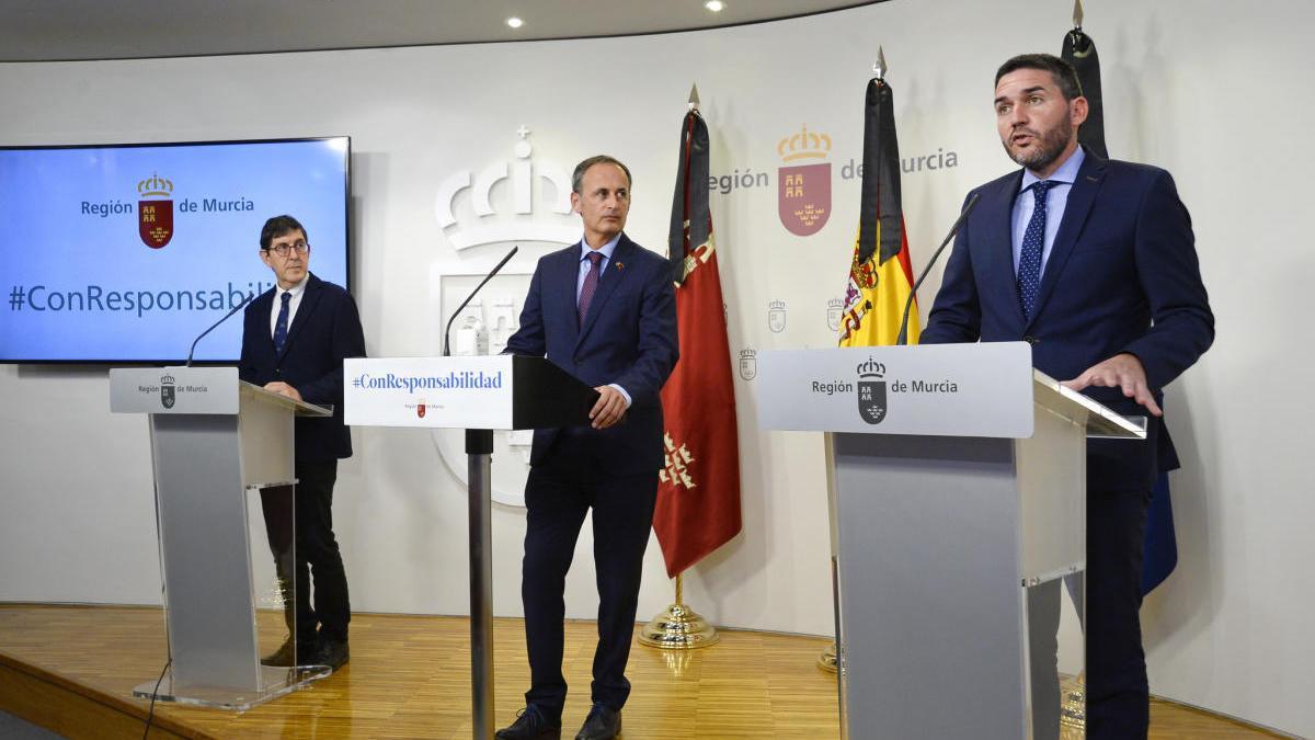 Los consejeros Manuel Villegas, Javier Celdrán y Antonio Luengo comparecieron para informar de los asuntos tratados en la reunión del Consejo de Gobierno.