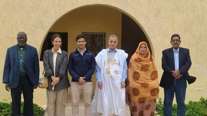 Un grupo de médicos canarios opera a 45 pacientes en cinco días en Mauritania: «Nuestro objetivo también es enseñar»