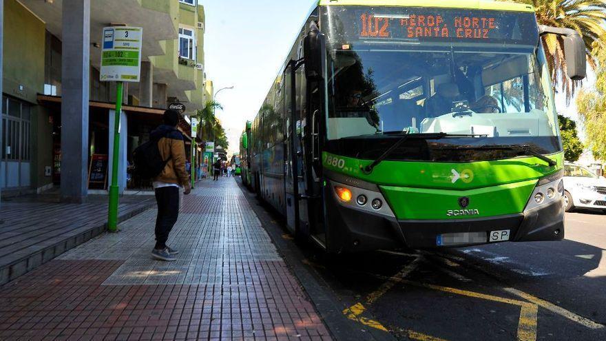 Parada de guaguas en Tenerife