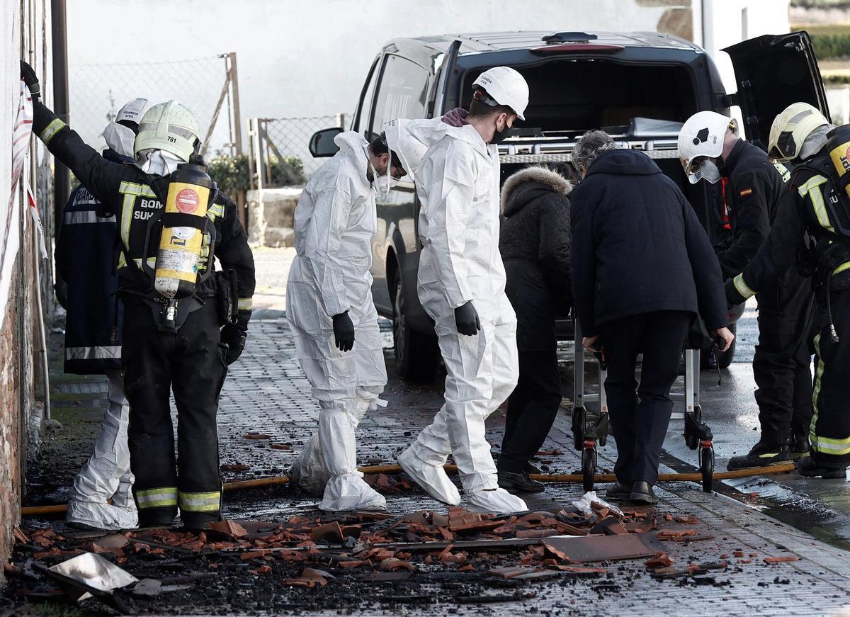 Una persona ha fallecido y otra ha resultado herida en el incendio de la vivienda.