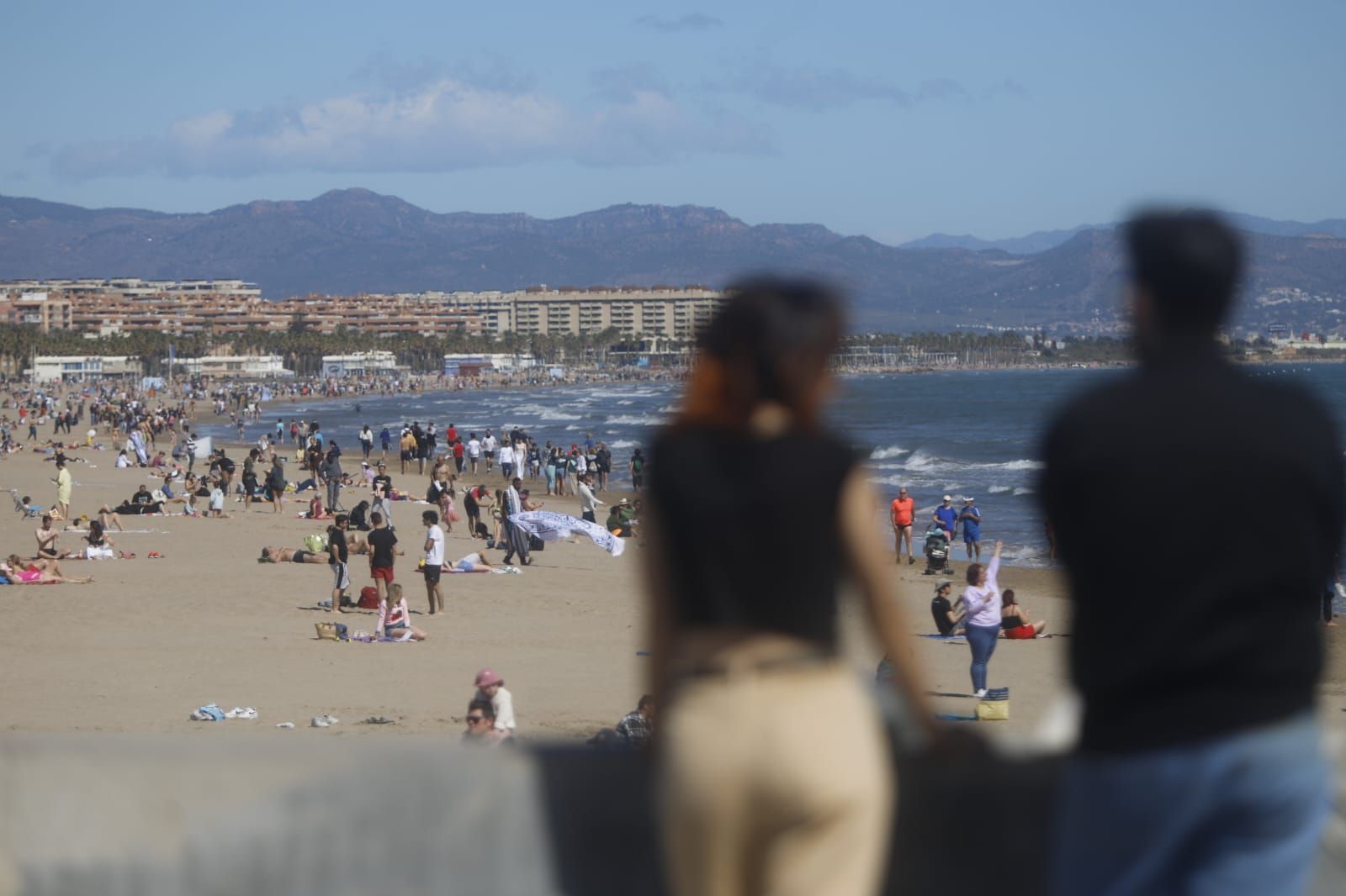 Playas llenas gracias al sol y al calor de este Domingo de Ramos