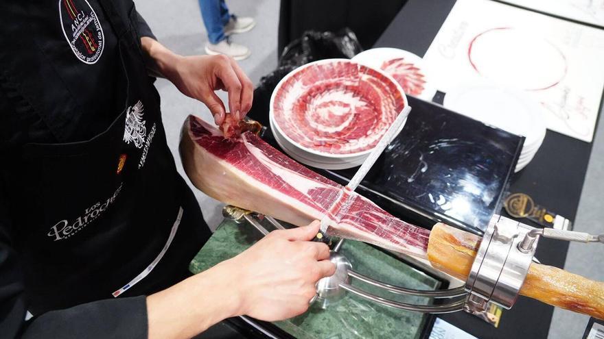 Diez cortadores jamón se disputarán el trono nacional en Villanueva de Córdoba