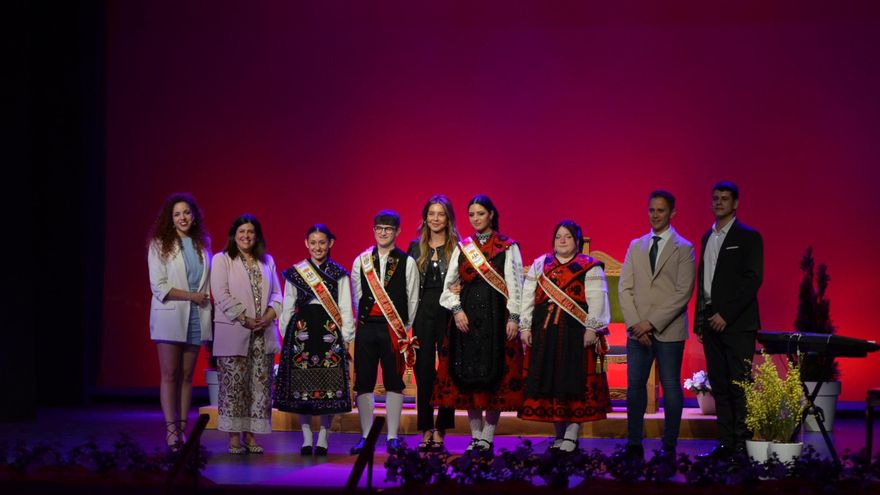Emociones a flor de piel en la gala de La Veguilla con homenajes sentidos