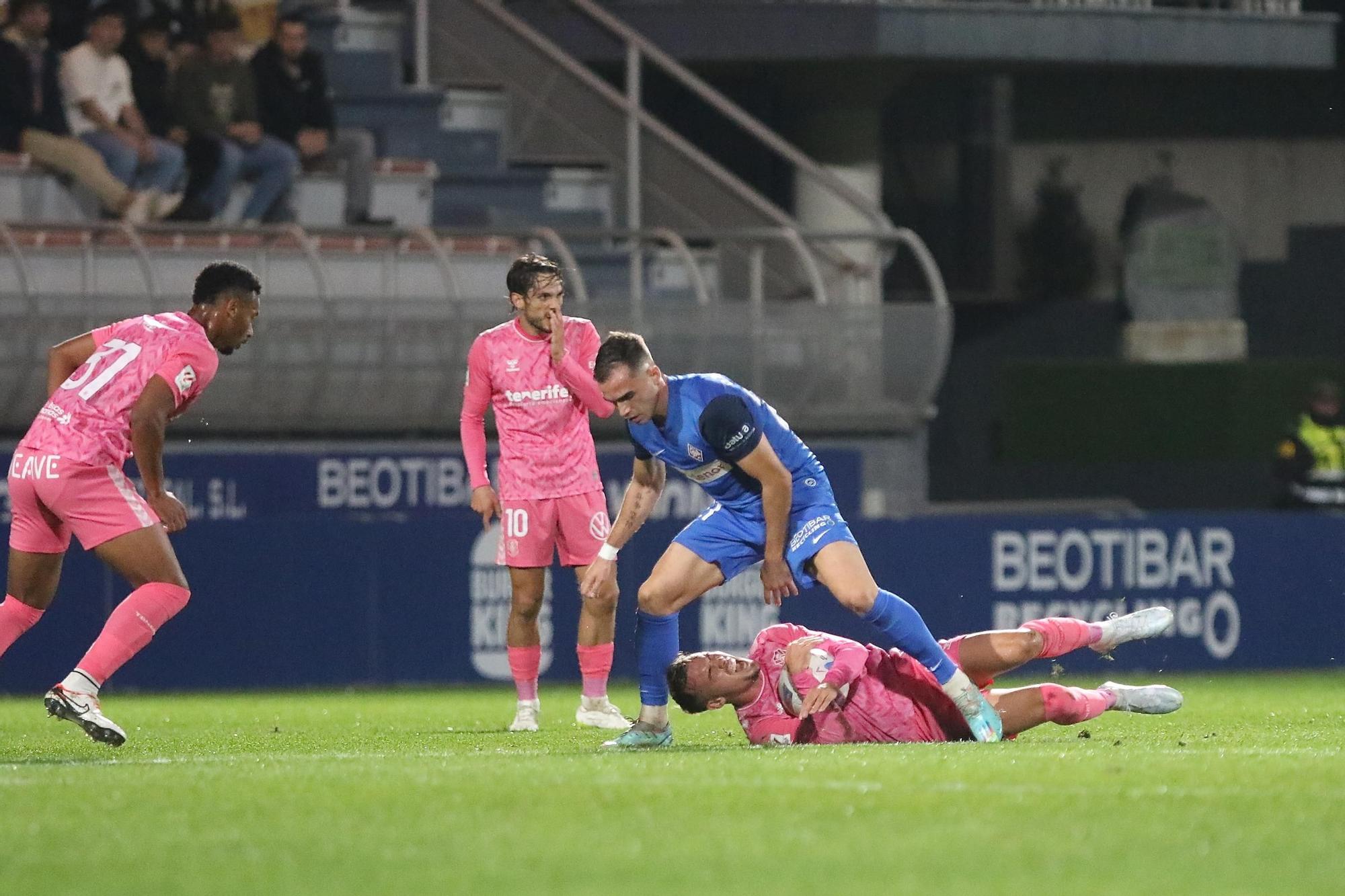 El partido SD Amorebieta - CD Tenerife, en imágenes