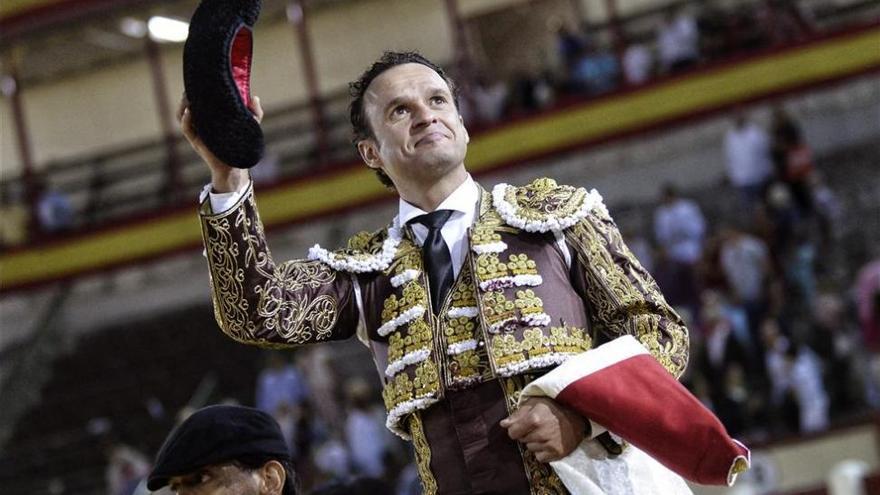 Antonio Ferrera abre la puerta grande en la feria en Valladolid