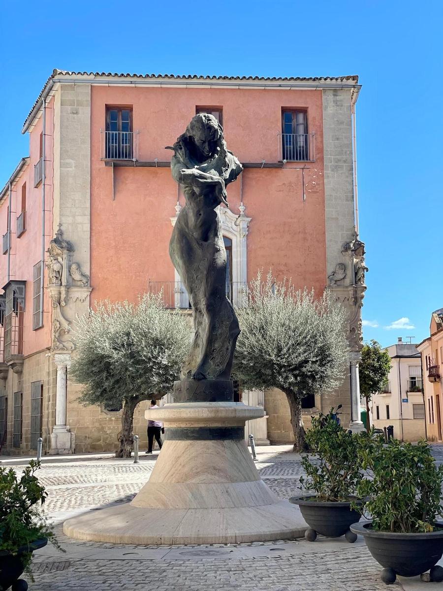 Monumento a Lola Flores en Jerez de la Frontera