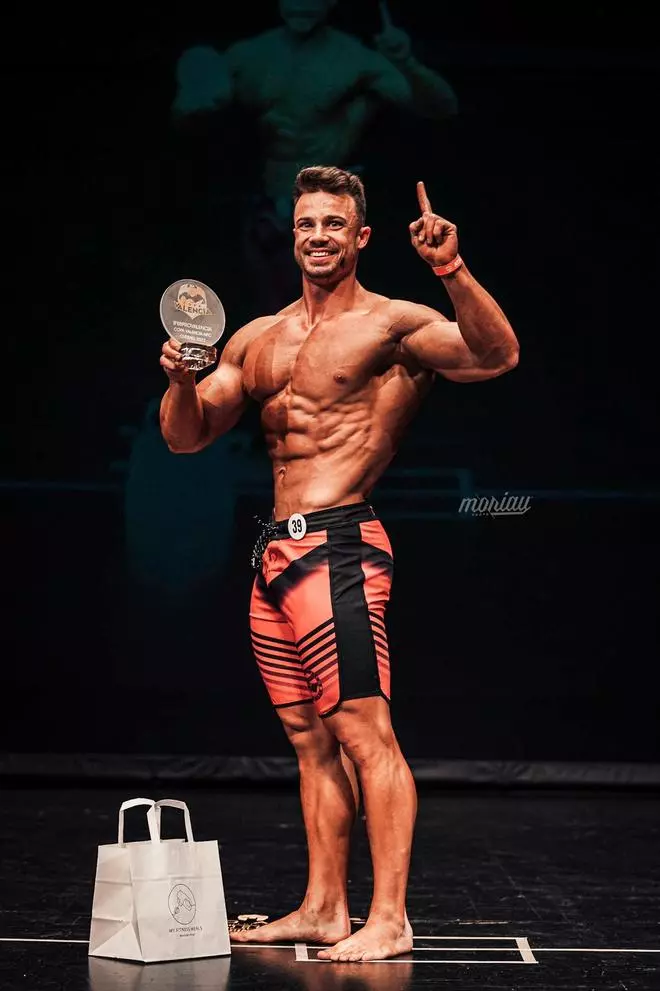 Exhibición de músculo en la Copa Valencia de culturismo