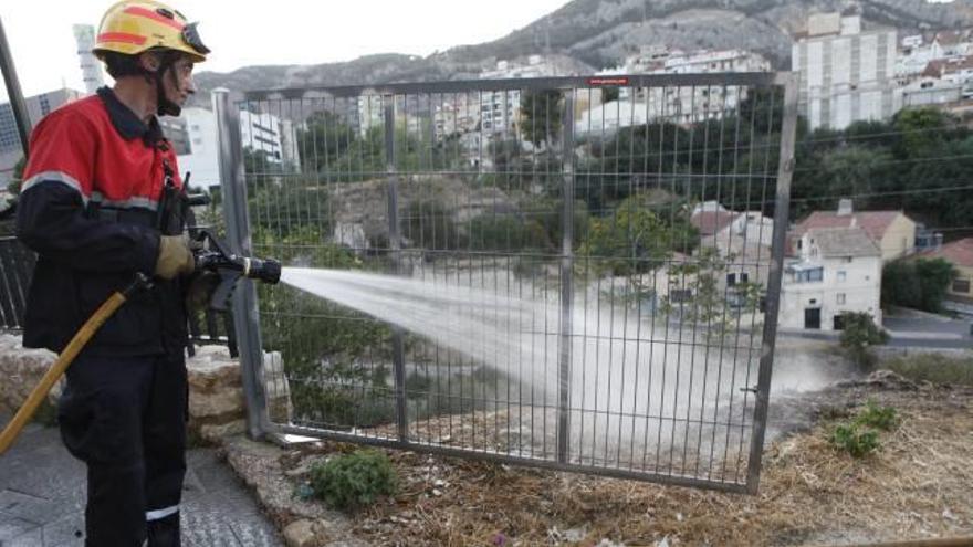 Alcoy registra el tercer incendio en el cauce del río en apenas una semana