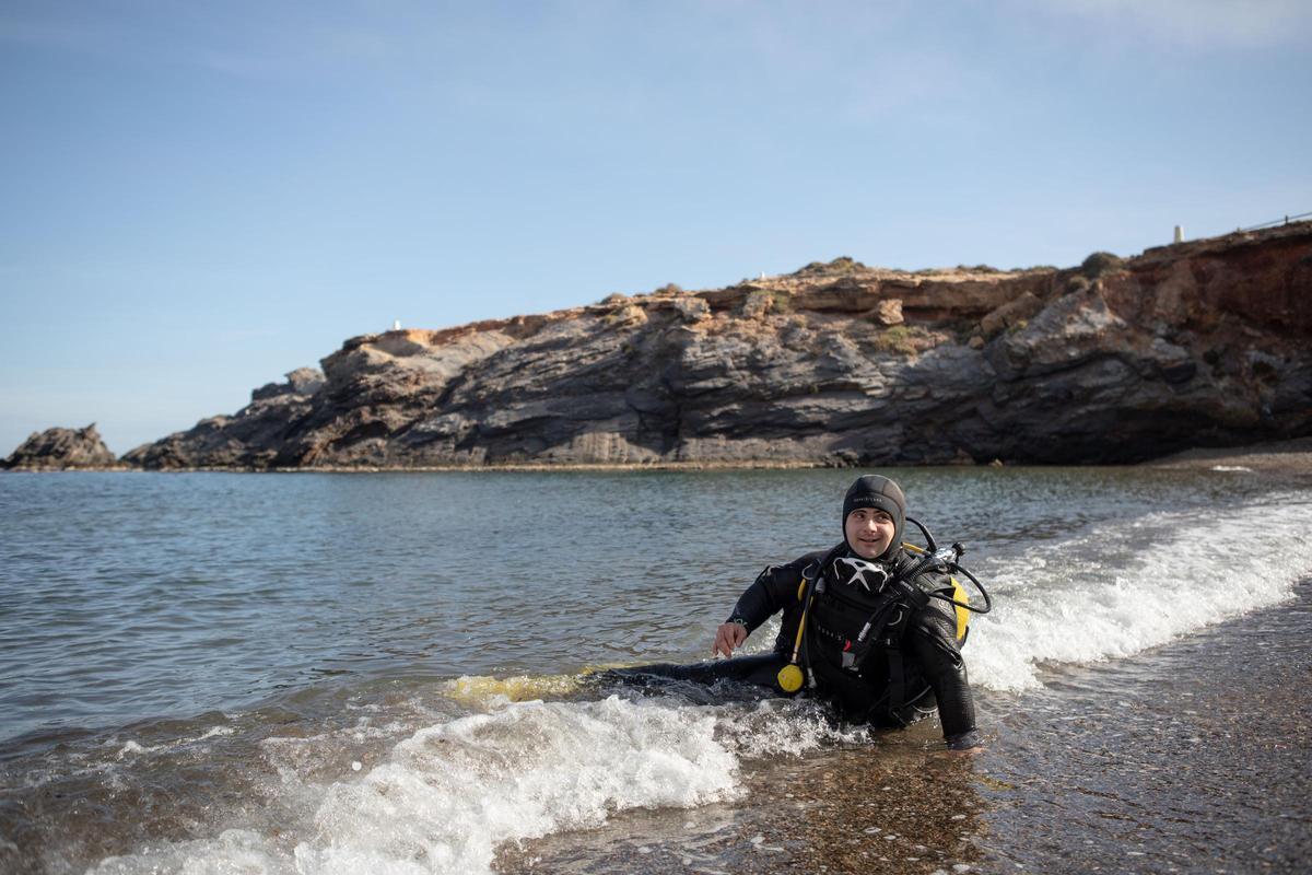 Francisco Galera, ayer, en una de las calas de Cabo de Palos.