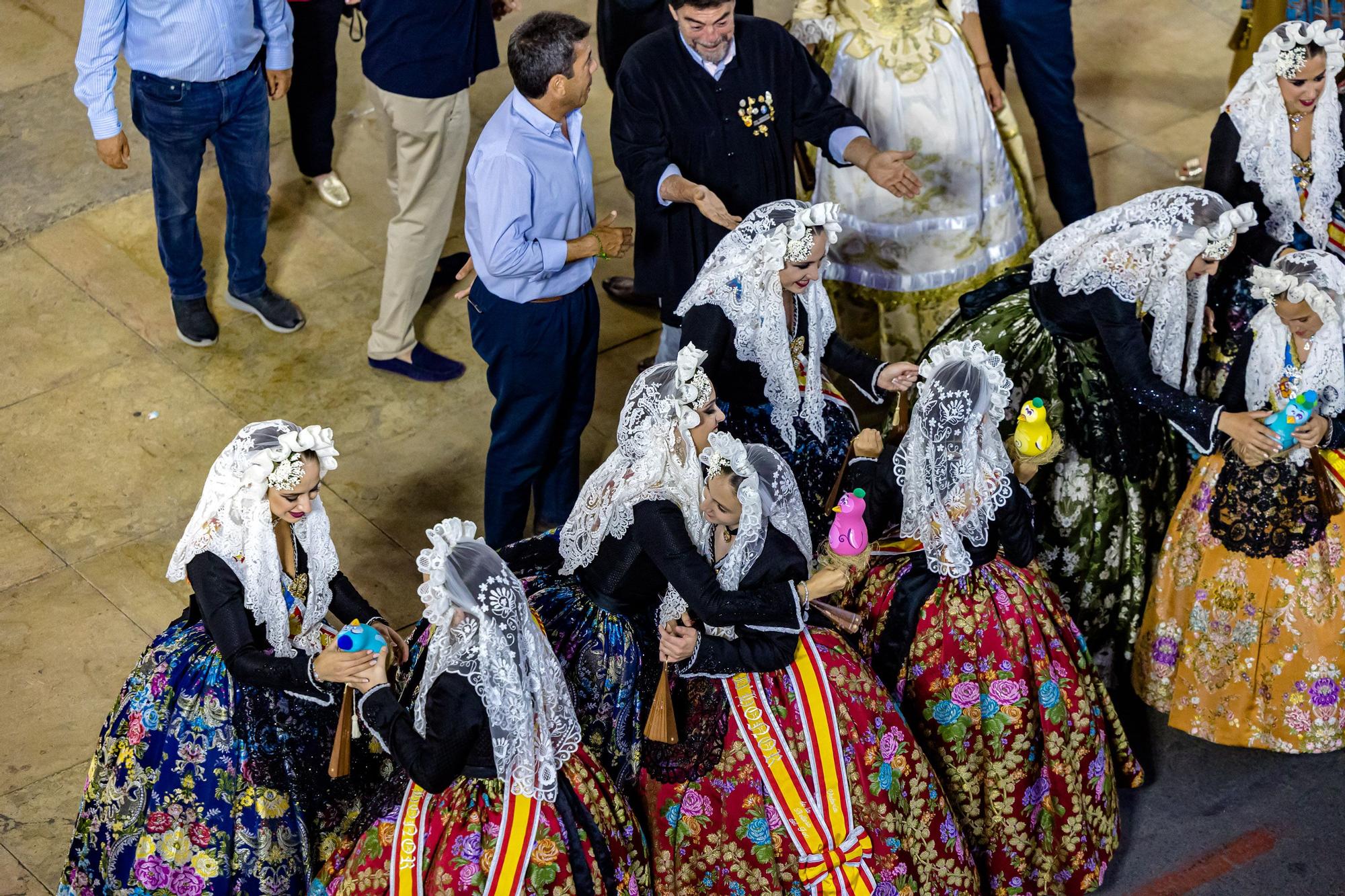 Así ha sido la cremà el monumento Oficial y las Hogueras 2022