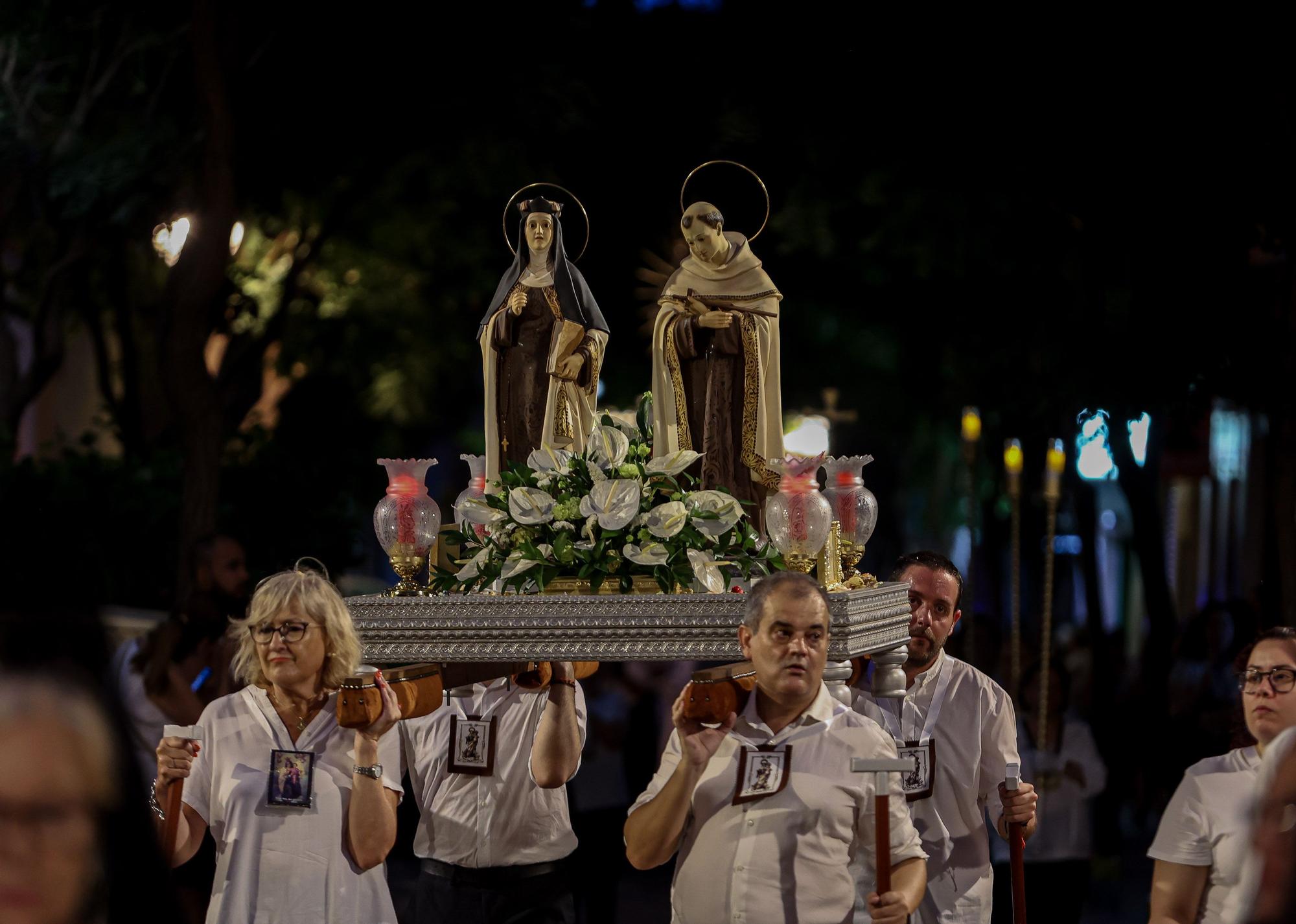 Procesiones y pasacalles en honor a la Virgen del Carmen en El Raval Roig y San Vicente