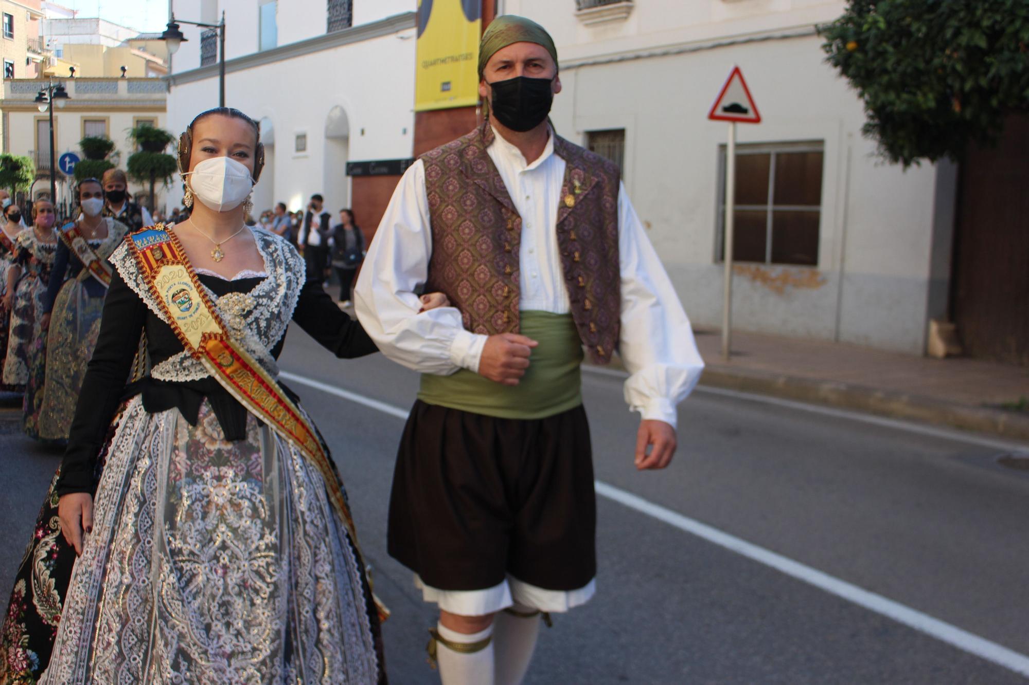 Carmen, Nerea y las cortes acompañan a las fallas de Quart y Xirivella en la procesión de la Senyera