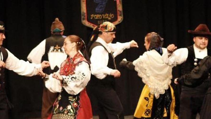 Grupo de folclore y música tradicional «Pozo Viejo».