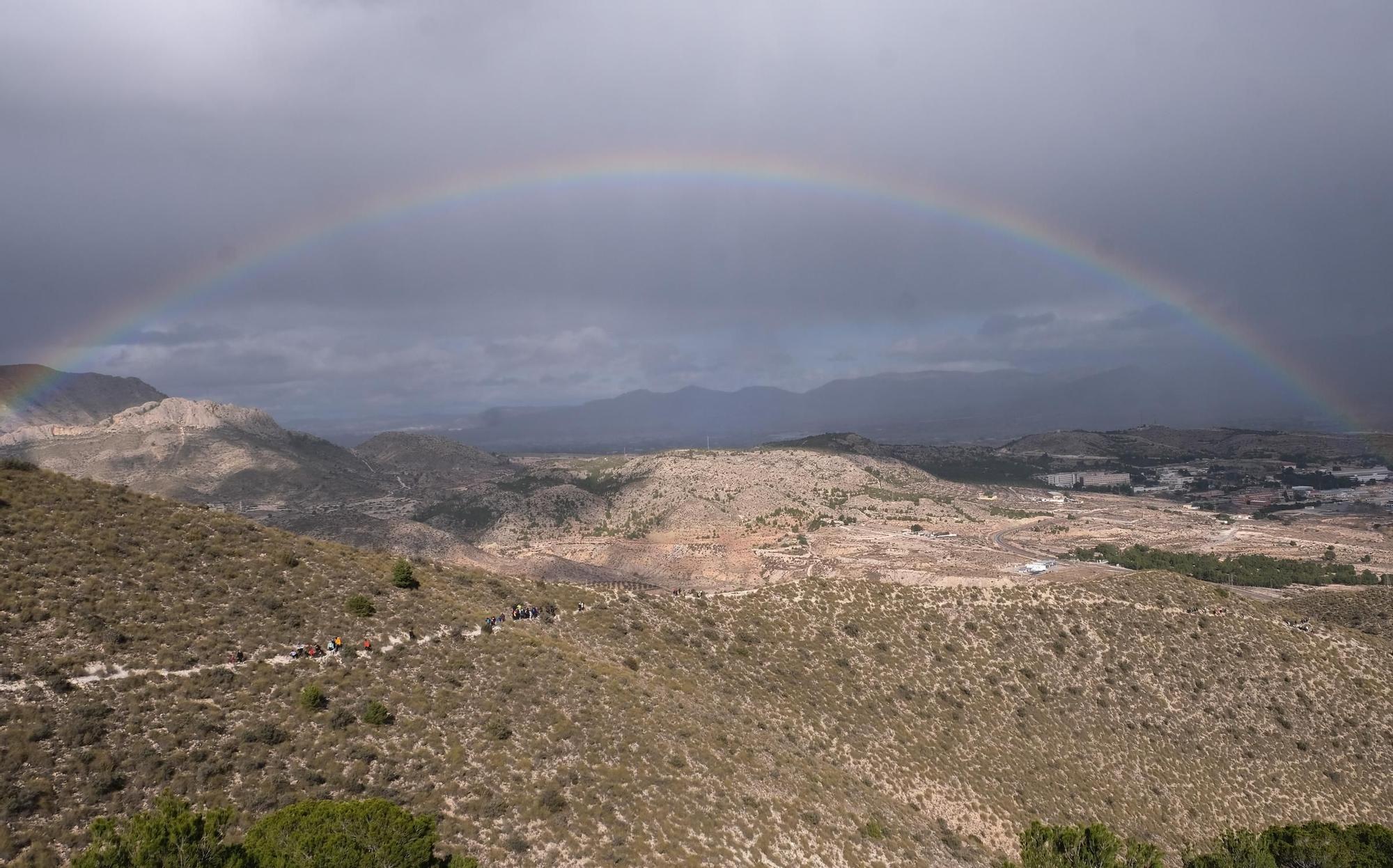 Así ha sido la subida más inclusiva al Monte Bolón de Elda en el día de Reyes