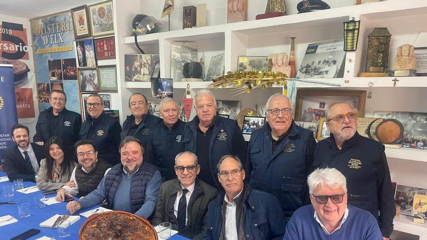 Los rotarios abren las tertulias de 2026 de los Amigos del Arroz con Costra de Elche