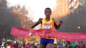 Chebet pulverizó el récord mundial de 5 km en ruta en Barcelona