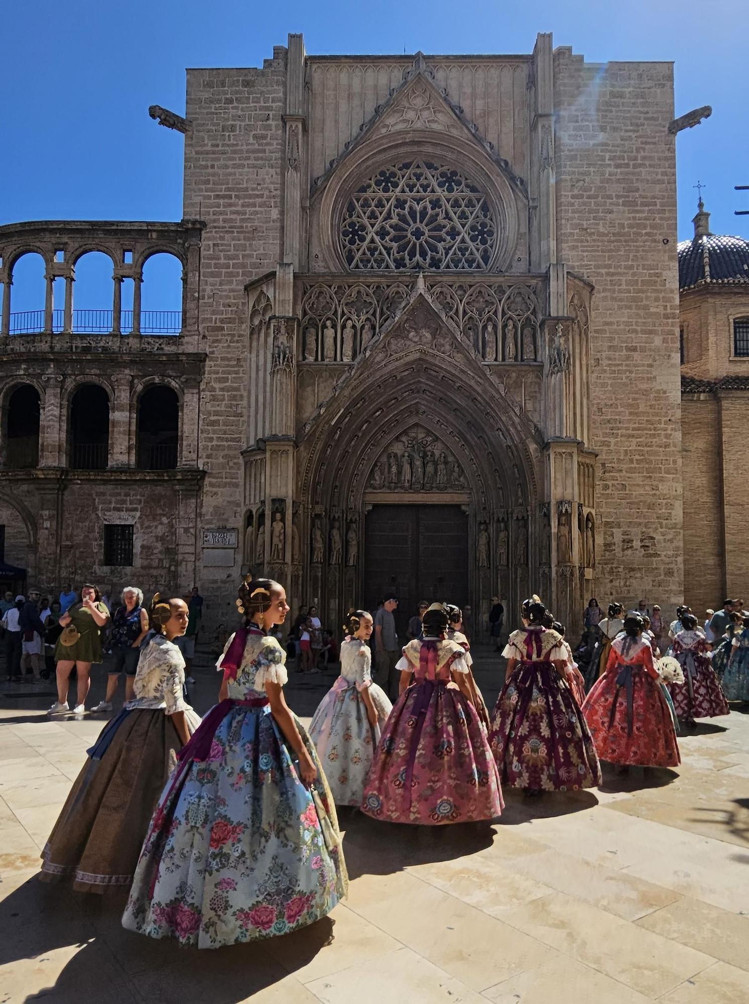 El centro de València recibe a las candidatas a Fallera Mayor Infantil 2025